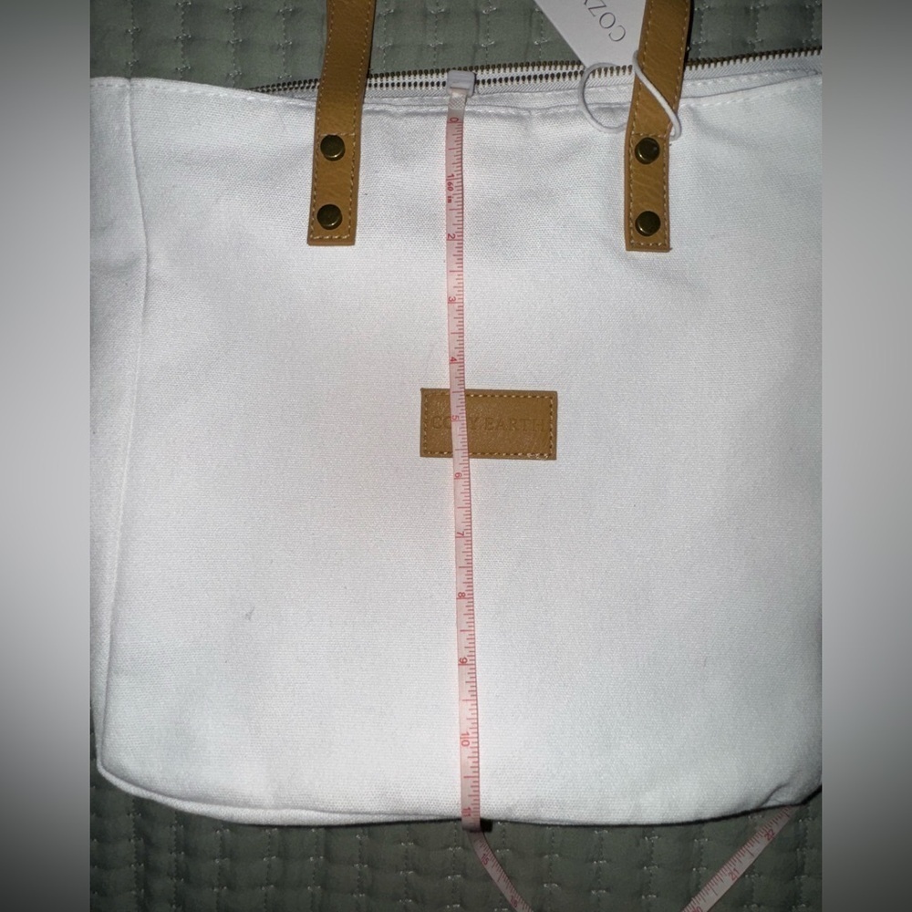 Cozy Earth tote bags (there are two). Both of them for the prices of one!! - Picture 6 of 9